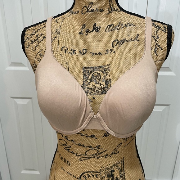 Victoria’s Secret Lot of 2 Bras - Black and Tan - Size 34D - Picture 14 of 14